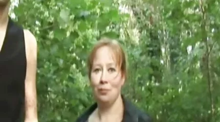 Neuken met een zwarte man in oude nederlandse porno de slaapkamer.