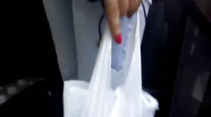 Ze trok haar legging nederlandse porno videos uit en scheurde de vriendin van een vriend in haar kutje.