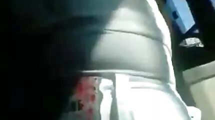 Meisje geneukt echte nederlandse porno door jongens in alle poses.