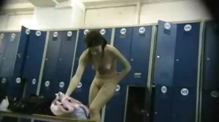 Buurjongen neukt de dochter nederlandse free porno van de buurman. Neuk een meisje in het geheim.