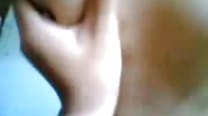 Baba is blij om seks te hebben omwille van het rijden. nederlandse trio porno