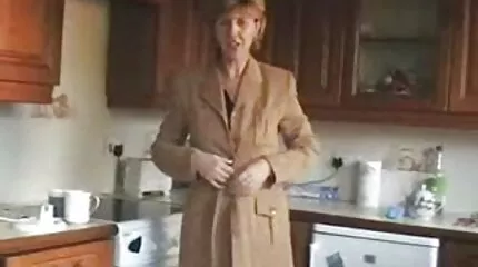 Ik weet nederlandse porno videos hoe ik pik moet zuigen en kont likken.