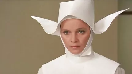 De blondine free nederlands porno met een witte huid ontbloot zichzelf van seks met een mulat met een grote lul.