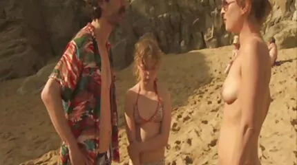 Drie vriendinnen geven nederlands porno site een blowjob aan een man.