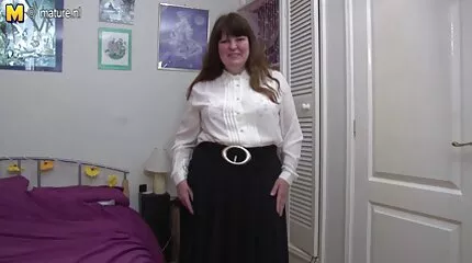 Caitlin nederlandse porno tube Bell, met behulp van het voorbeeld van haar kutje, leert haar stiefzoon.