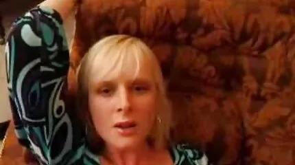 Ze neukt met haar minnaar en gratis ned porno feesten op sperma.