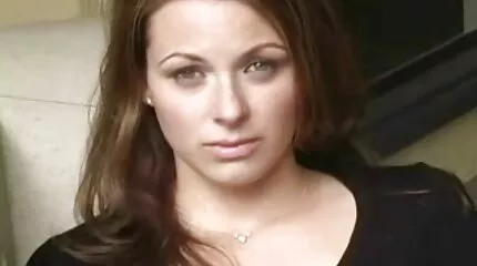 Een volwassen meisje leert een meisje een les in nederlandse porno free seks met een geliefde.