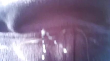 Hij wordt wakker porno uit nederland en heeft seks.