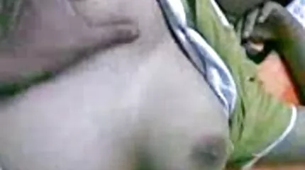 Barbie blond. Ze houdt ervan om haar nederlandse porno videos buurvrouw te polijsten.