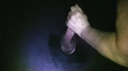 Breng de spleet met een vibrator klaar. gratis porno nederlands