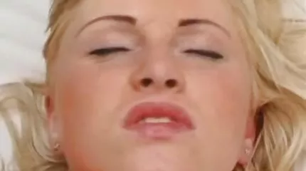 Kreunen nederlandse familie porno van anale seks.
