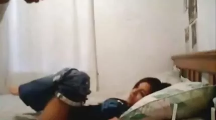 Hij likt de gratis porno nederlands anus en neukt in de kont.