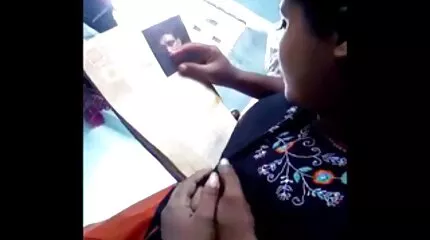 Anale seks nederlandse familie porno met een pornoster met bril.