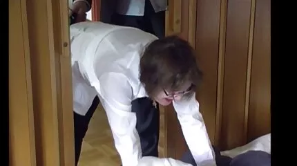 Geslacht van twee nederlands gesproken porno lesbiennes met strapon.