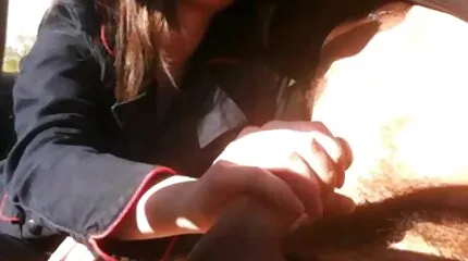 Het meisje vermaakt de man met nederlandse porno vrouwen seks.