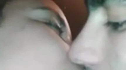 De teef neukte de nederlandse vrouwen porno vriend van haar zus.