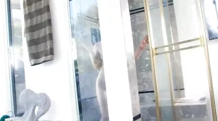 Ze bedroog haar man met een nederlands gesproken porno massage.